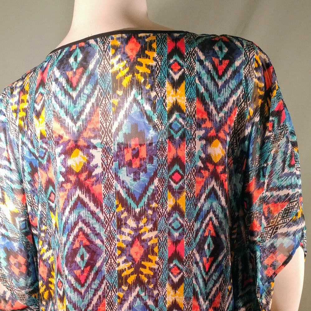 Simplicity Multicolor Geometric Blouse - Picture 2 of 2